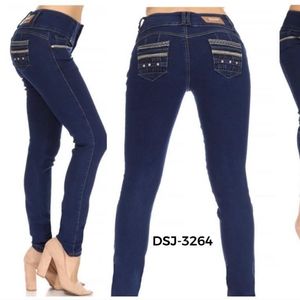 DSJ-3264 Colombian Design Push Up Levanta Cola Capri.